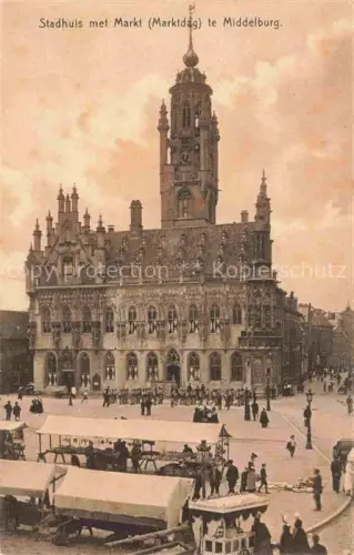 AK / Ansichtskarte MIDDELBURG  Zeeland NL Stadhuis Markt Marktdag Marktstaende Passanten Turm Gotik
