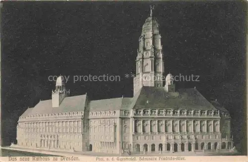 AK / Ansichtskarte DRESDEN Elbe Neues-Rathaus Gypsmodell Friedrichs-Allee Rathausturm Nachtaufnahme Modell Barockfassade