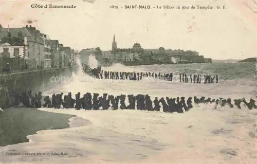 AK / Ansichtskarte SAINT-MALO ST-MALO 35 Le-Sillon Tempête Wellen Sturm Strandpromenade Mauern Altstadt Zuschauer