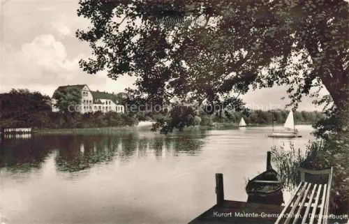 AK / Ansichtskarte Malente-Gremsmuehlen Ostholstein Diekseebucht See Segelboote Boot Steg Villa Baeume Kurort