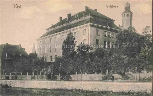 AK / Ansichtskarte KIEL  CITY Schloss Turm Uferpromenade Baeume Kanal