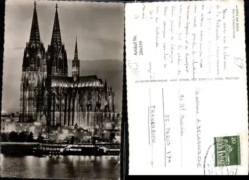 Köln am Rhein Dom in Festbeleuchtung Dampfer
