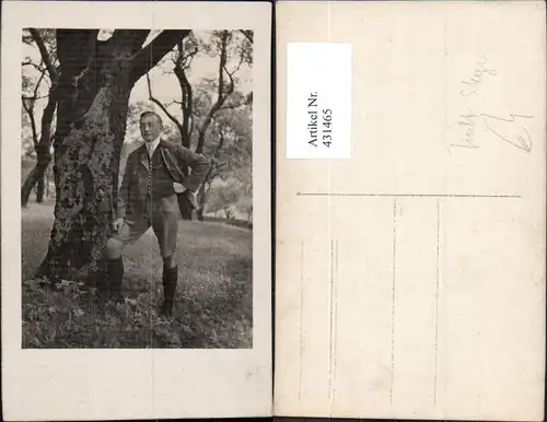 431465,Foto Ak Mann in Anzug Tracht Steyr Lederhose b. Baum stehend Passepartout