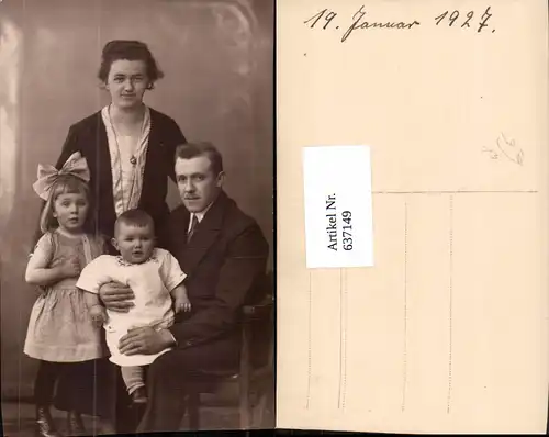 637149,Foto-AK Familie Mutter Vater Kinder Anzug Haarschlaufe 1927