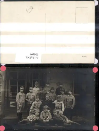 106198,Foto Ak WW 1 Soldaten Gruppenbild Uniformen Zigaretten Kampfmesser
