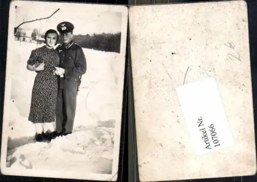 107066,Foto Wehrmacht Uniform Kappe Frau Schirmmütze Soldat