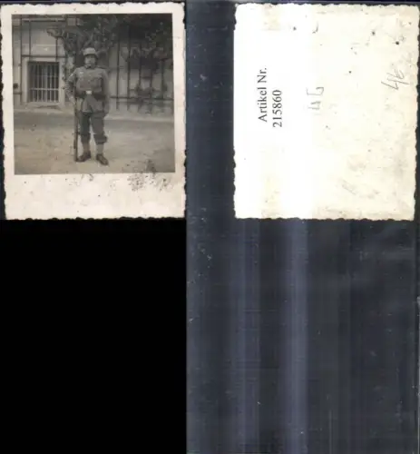 215860,WW2 Foto Wehrmacht Soldat Uniform Gewehr Waffe Stahlhelm Helm Stiefel