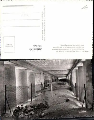 453120,Foto Ak WW1 Verdun-Douaumont Innenansicht Baionnetgrabens Gräber