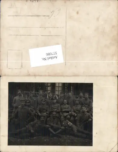 557086,Foto-AK Deutsche Armee Soldaten Rotes Kreuz Sanitäter Gruppenbild Unterstand