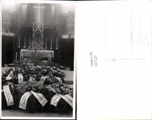 557127,Soldat Helm Wehrmacht Altar Begräbnis Kirche Tod