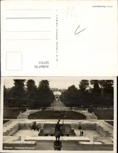 557311,München Gefallenen Ehrenmal beflaggt