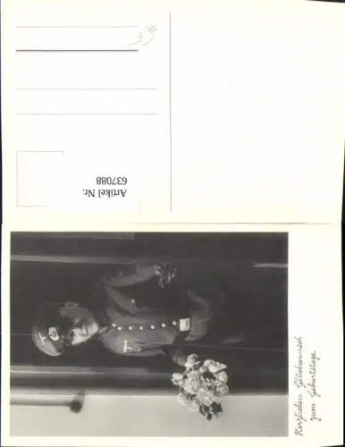 637088,WK 2 Foto-AK Soldat Wehrmacht Uniform Blumen Rosen Gürtel kappe