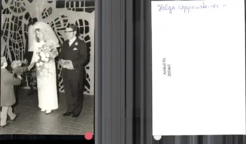 205465,Foto AK Hochzeitsfoto Hochzeit Brautkleid Brautstrauß Schleier