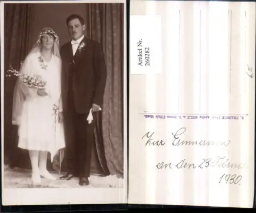 260282,Foto AK Hochzeit Braut Brautkleid Blumenstrauß Bräutigam Anzug Handschuhe 1930 pub E. Prasser Melk