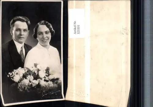 323351,Foto AK Hochzeit Hochzeitsfoto Brautpaar Brautstrauß pub Radek Praha Prag