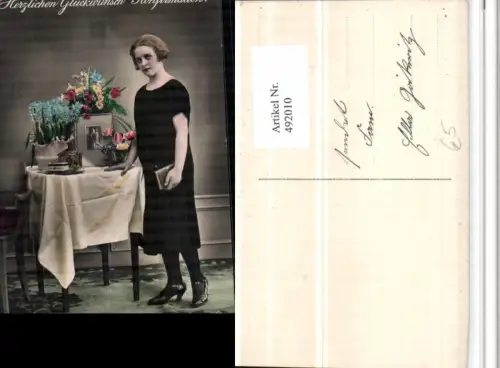 492010,Konfirmation Mädchen Bibel Tisch Blumen