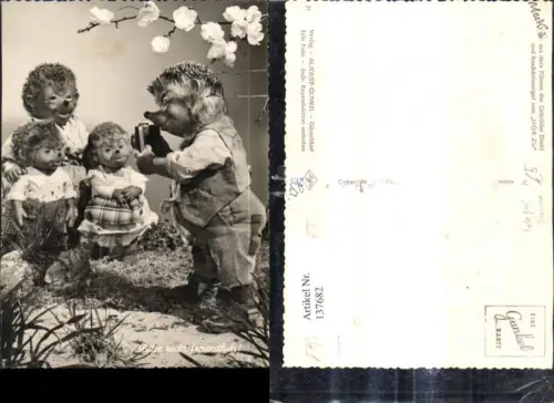 137682,Mecki Igel 21 Fotograf macht Foto Kamera Bitte recht freundlich