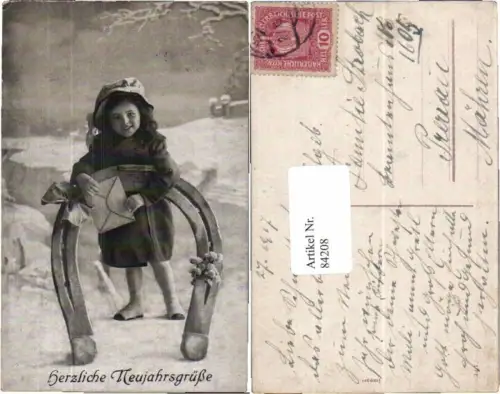 84208,Neujahr Junges Mädchen Brief Hufeisen Mantel