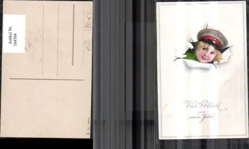 184504,Neujahr Jung m. Mütze Kappe schaut a. Papier Loch