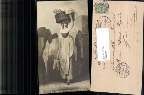 699478 Künstler AK Fraise bois e la fraise Frau Trägerin Wäscheträgerin