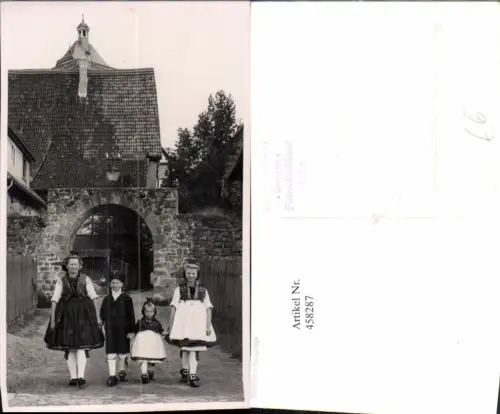 458287,Foto AK Neukirchen Knüllgebirge Mutter m. Kinder Tracht