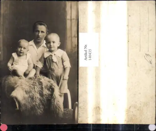 140435,Foto Ak Mutter m . Kinder Junge Bub Fell