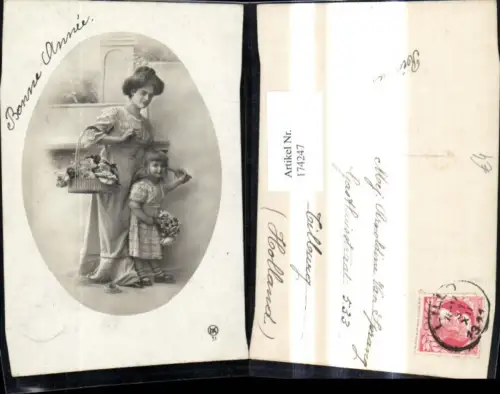174247,Foto Ak Frau m. Kind Mädchen Korb m. Blumen Rosen Passepartout
