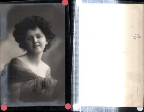 309284,Foto AK Frau Mädchen m. Stola Portrait pub CAFS Dresden