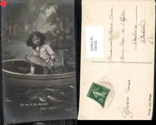 336182,Kind Kinder Bub Junge Uniform Matrosenanzug Boot Fische Spruch