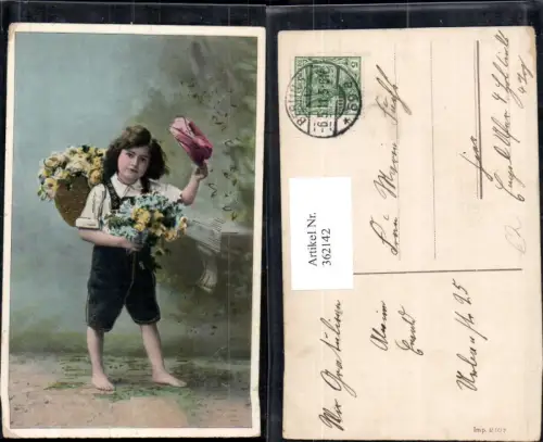 362142,Kind Bub Junge i. Lederhose Tracht Rückenkorb m. Rosen Blumen Hut Goldverzierung