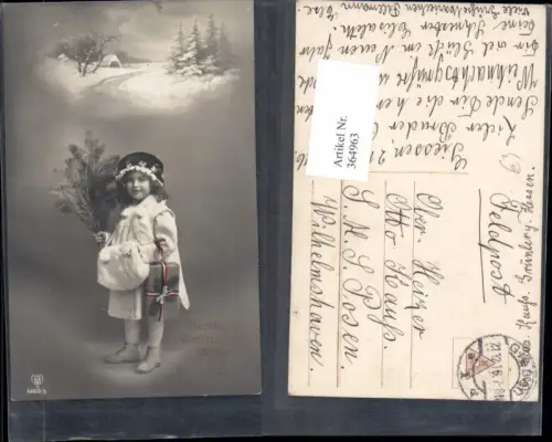 364963,Kind Mädchen Pelzstola Pelz Muff Hut Paket Tannenzweig Weihnachten