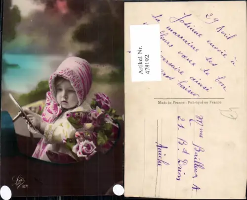 478192,Foto Ak Kind Mädchen i. Automobil Spielzeugauto Rosen Fische pub Leo Paris 1271