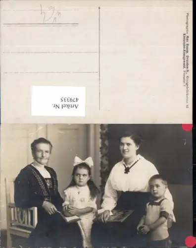 479335,Gruppe Familie Frauen m. Kinder Buch Ball Spielzeug pub Max Baum Klotzsche-Königswald