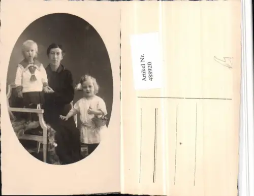 488920,Foto AK Frau Mutter m. Kinder Portrait