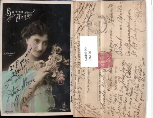 526176,Foto-AK Französische Frau Mode Blume H. Mannes Fotograf