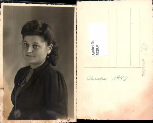 592031,Foto-AK Fotograf L Vahle Castrop Rauxel Frau Portrait Ohrringe