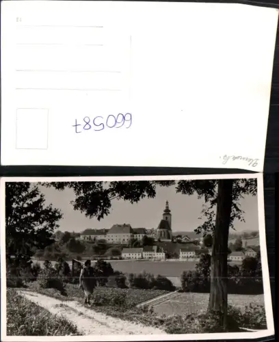 660587,Frau m. Sense