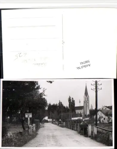 500741,Seltene Foto AK Riedau Straßenansicht Brücke Kirche