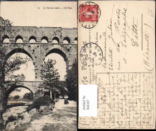 364167,Brücke Le Pont du Gard Viadukt Frau m. Schirm