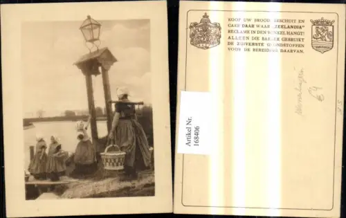 168406,Brunnen Technik Frau m. Kinder Wasserträgerin Tragejoch Holland Volkstypen Tracht
