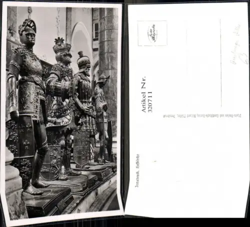 320711,Foto Ak Innsbruck Hofkirche Kirche Innenansicht Statue Ritter Rüstung