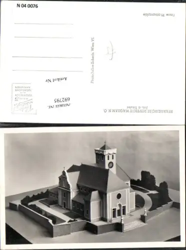 692795 Deutsch Wagram Pfarrkirche Modell