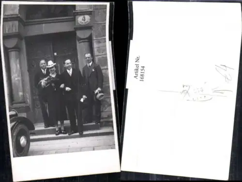 168154,Linz Foto AK Lessergasse 4 Frau m. Hut Leute v. d. Eingang