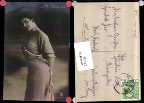 225326,Schauspielerin Lotte Gregowicz im Kleid