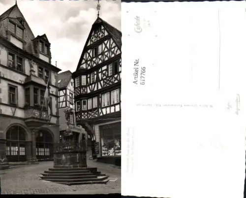 617766,Foto Ak Bernkastel-Kues Rathaus m. St Michael-Brunnen