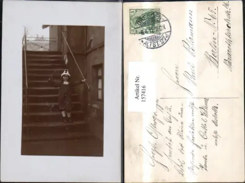 157416,Dresden Foto Ak Mädchen i. Fasching Kostüm a. Stiege