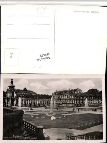 483878,Dresden Blick in den Zwingerhof Kronentor Brunnen