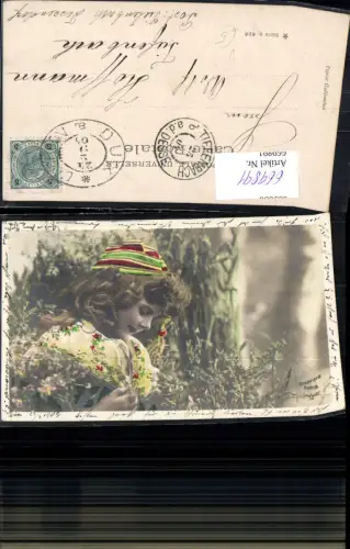 669891,Kind Mädchen mit Hut Lockenkopf Tracht mit Blumen Getreideähren pub Stebbing Paris