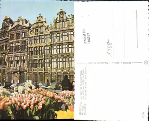 606362,Foto Ak Brüssel Bruxelles Un coin de la Grand Place Town Square Tulpen Blumen
