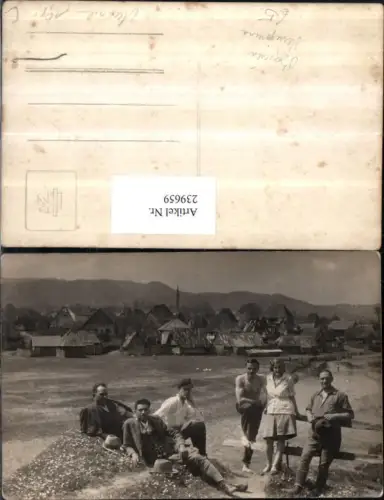 239659,Bosnien u. Herzegowina Dorf Teilansicht Personen Hut